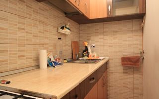 Zona Traian, 3 camere, centrala proprie - Poză 12