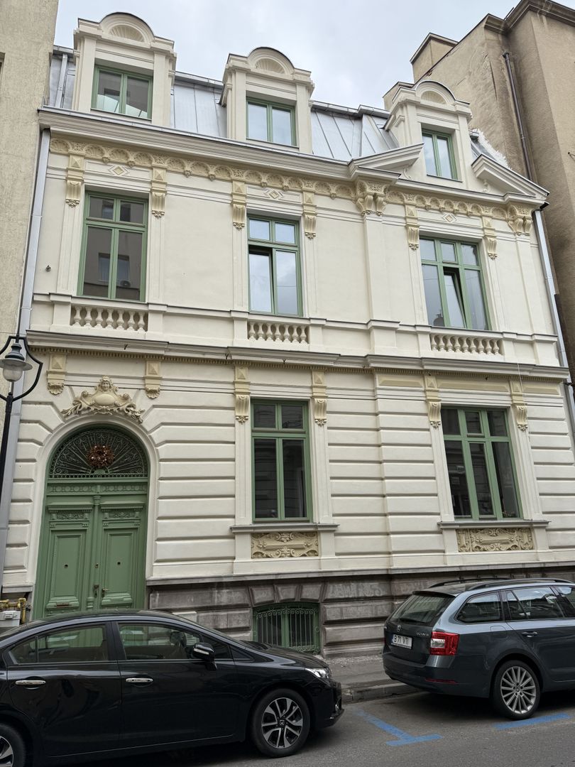 VILA SUPERBA UNIVERSIATE - Poză 1