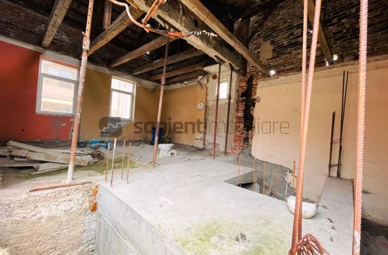 Casa situata ultracentral cu proiect autorizat - Poză 9