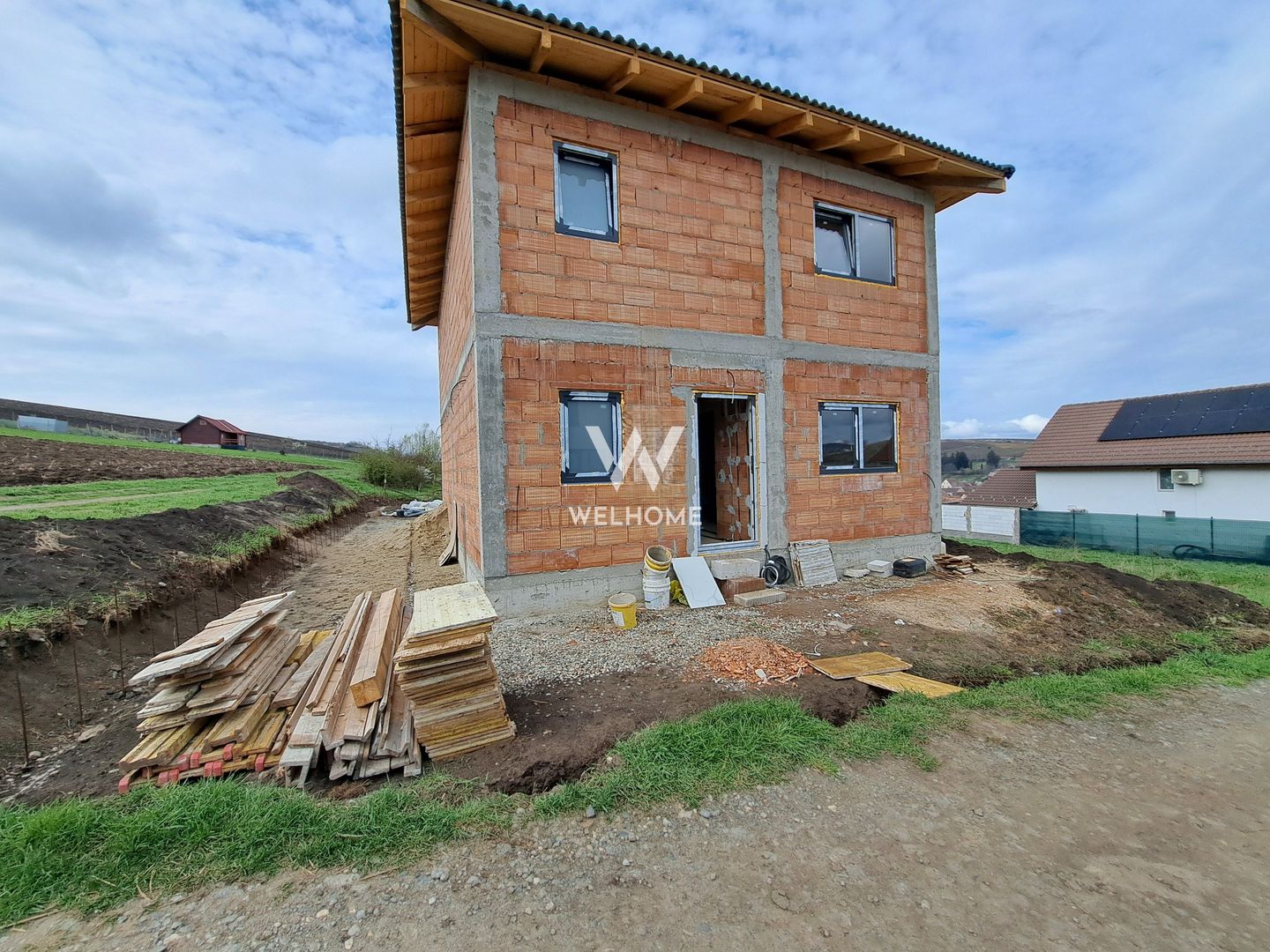 Casa 4 camere, 2 bai, terasa - Sibiu/ Sura Mare - Poză 2