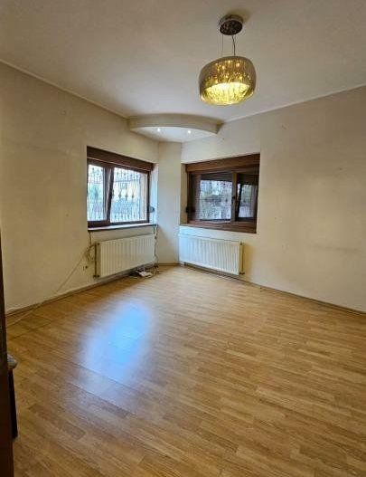 Casa individuala (singur in curte), zona centrala - Poză 4