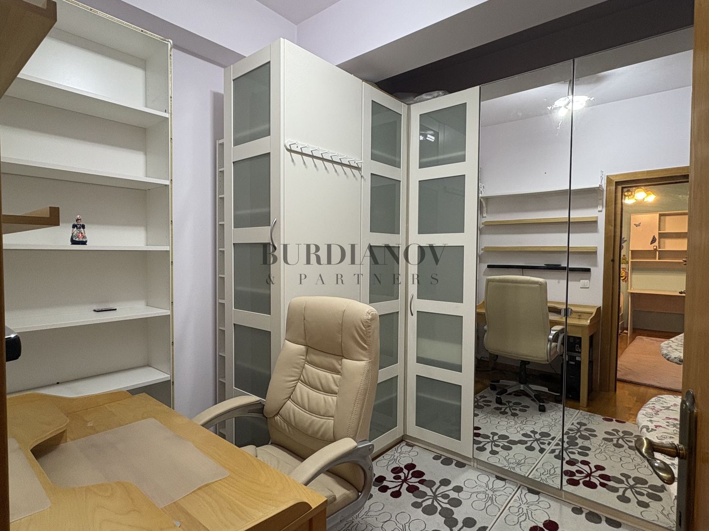 Casă cu 4  camere de închiriat - Vitan - Poză 10