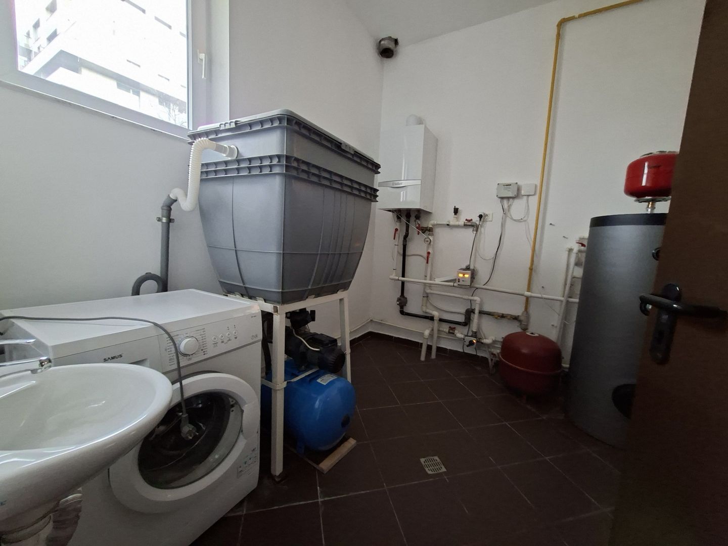 Vilă luminoasă I Gradina mare si loc de joacă privat I Iancu Nicolae - Poză 13