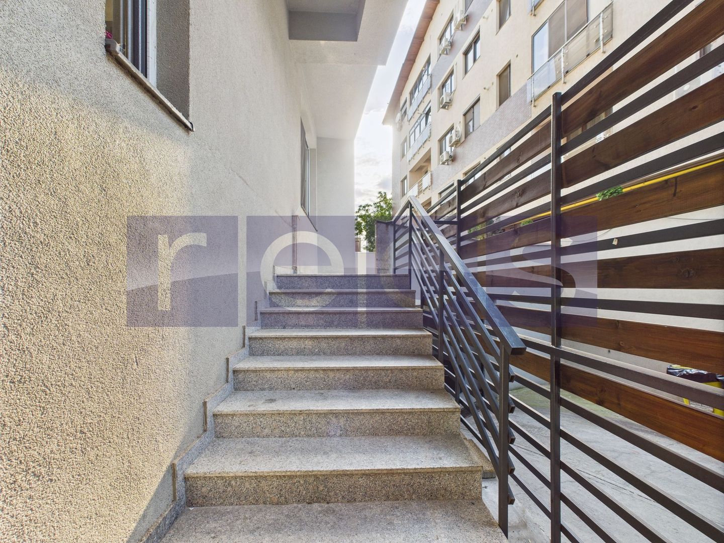 VANZARE APARTAMENT | INTRARE STRADALĂ | VAD EXCELENT | CURTE PROPRIE | DAMAROAIA - Poză 11