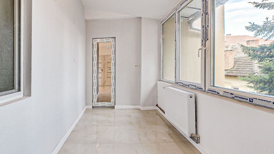 Apartament spațios în zonă centrală - Poză 10