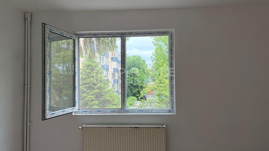 Apartament cu 3 camere, etaj 2 – Zona Dâmbul Pietros - Poză 3