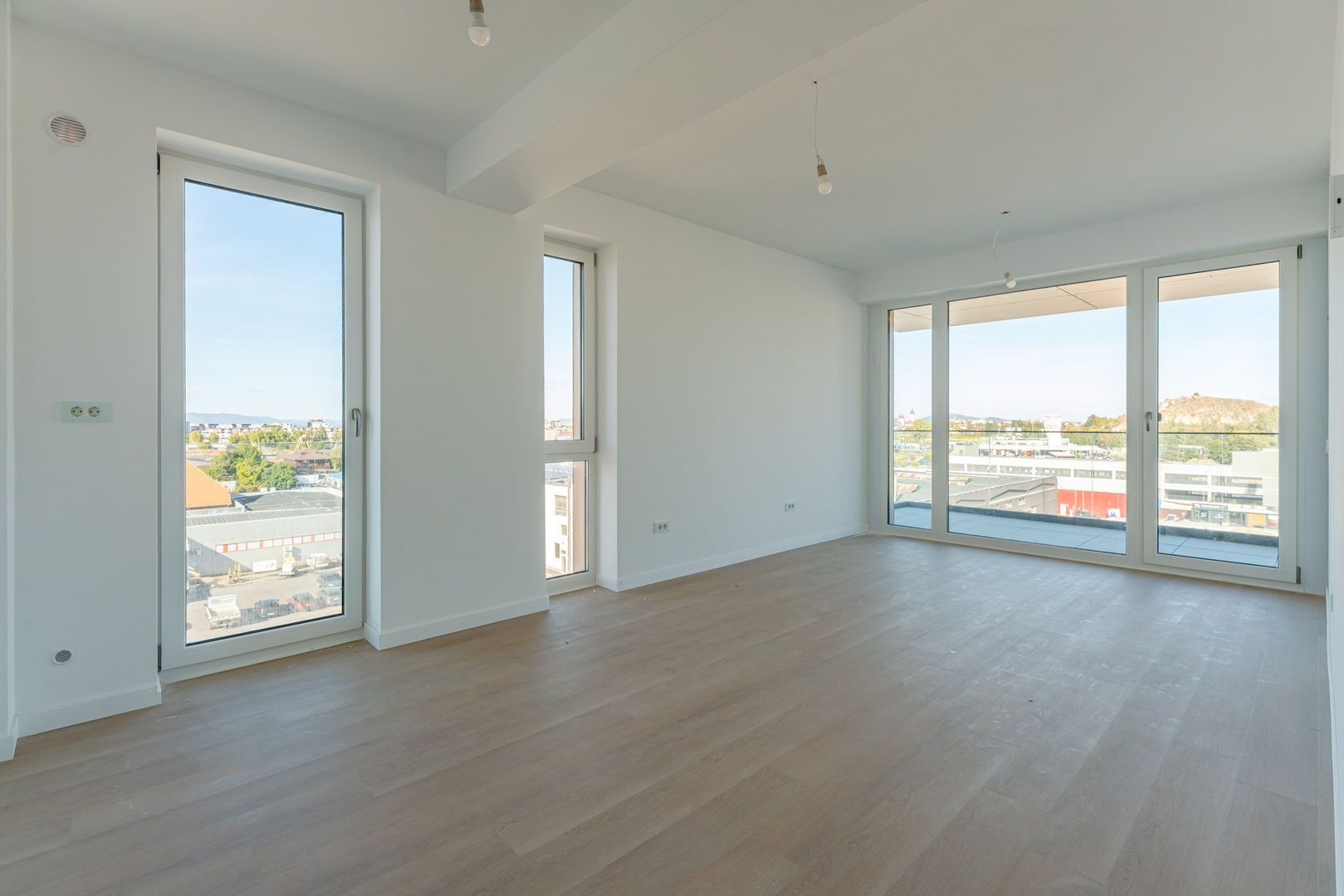 Studio Bartolomeu | 43 mp + Balcon 10 mp | Etaj 5/8 | Sală Polivalentă - Poză 2