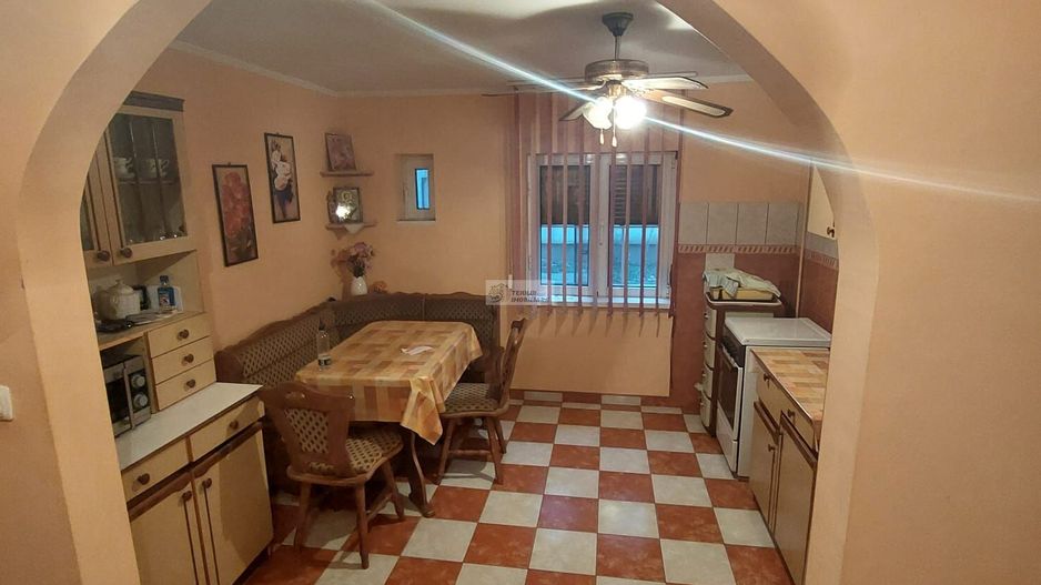 Apartament 3 camere /PARTER/Focsani/72 mp/SCOALA 10 - Poză 2