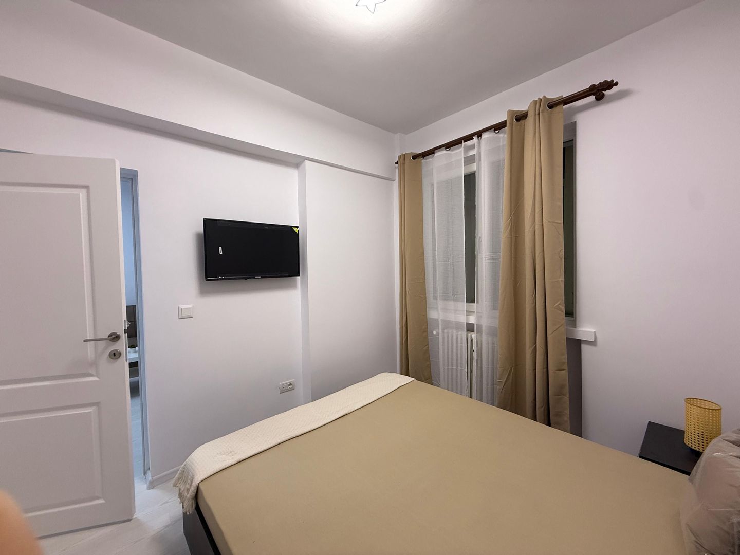 Apartament 2 camere renovat la 2 minute de Metrou Gara de Nord - Poză 3