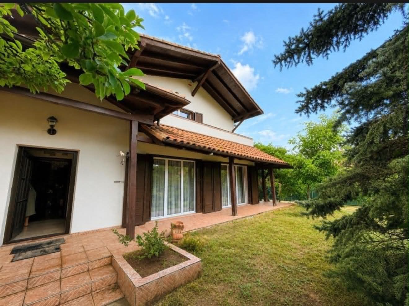 Casă 300 mp în Micești | Teren 2.026 mp | 4 dormitoare - Poză 1