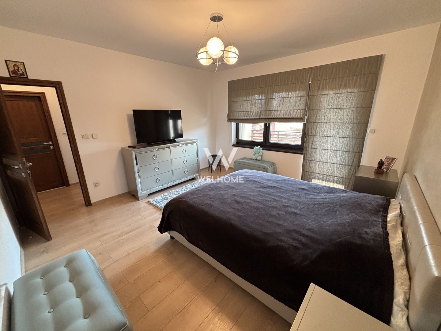 Casa generoasa LA CHEIE, curte 200 mp in Selimbar - Poză 24