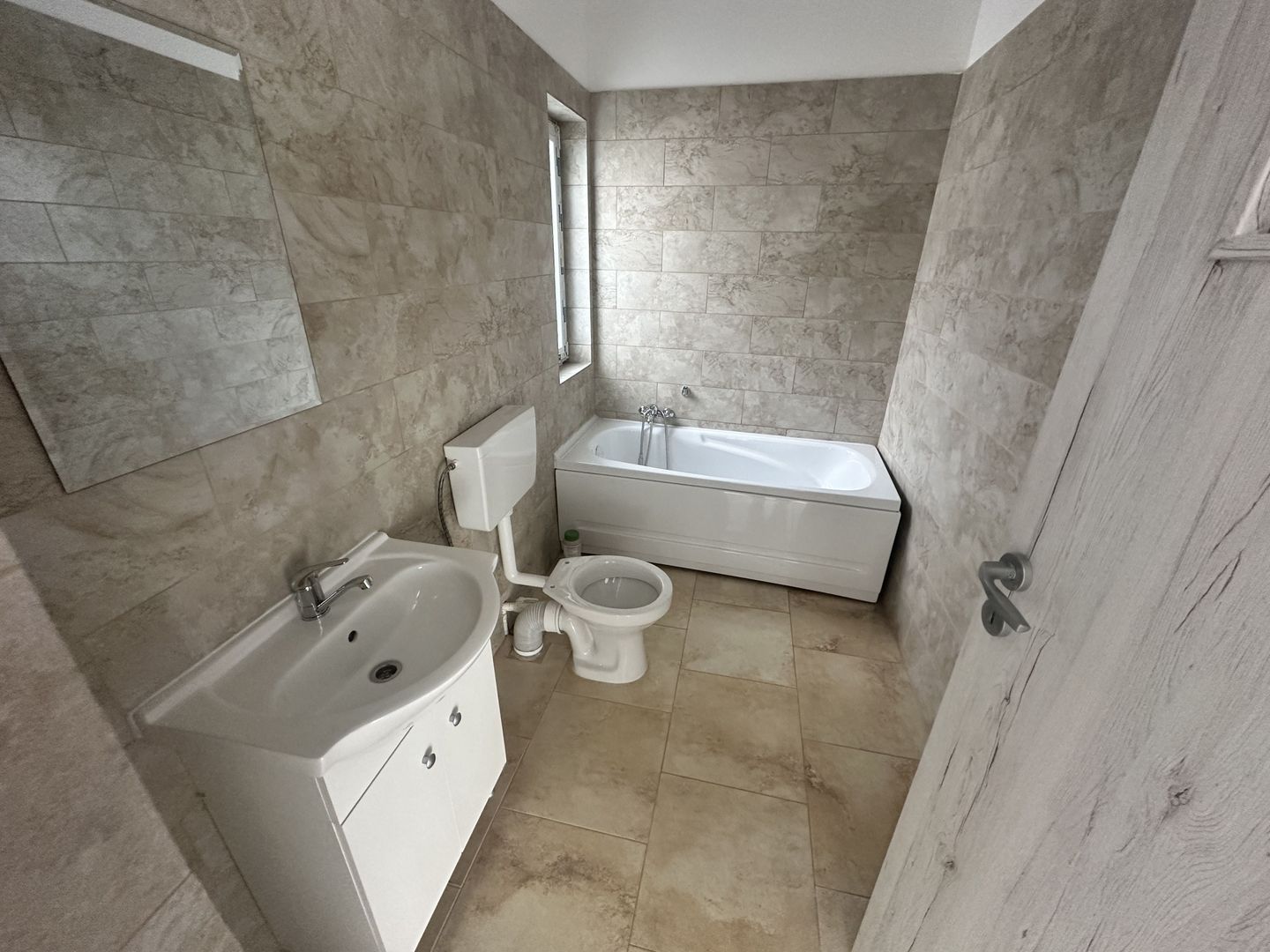 CASA INDIVIDUALA CRIZANTEMEI, PE PARTER, CURTE LIBERA 186 MP, COMIS 0% - Poză 11