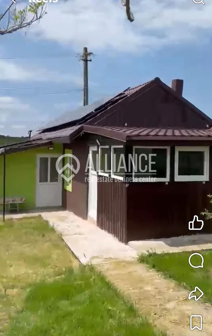 SAT CERCHEZU - Casa renovata complet si gradina - Poză 1