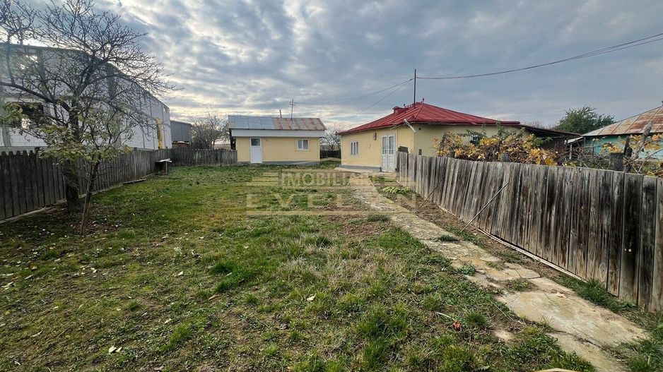 Casa de vanzare + teren, zona Curtesti, pret 55000 euro negociabil - Poză 3