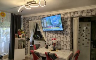 Apartament cu 3 camere/ 46mp/ zona Podu Ros - Poză 1