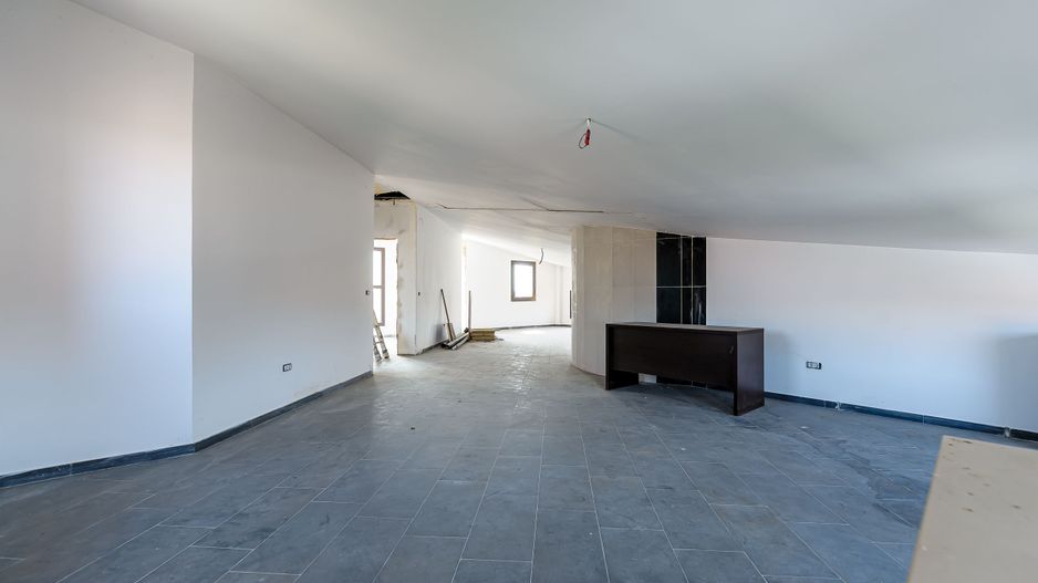 Clădire comercială în zona Grădiște. - Poză 45