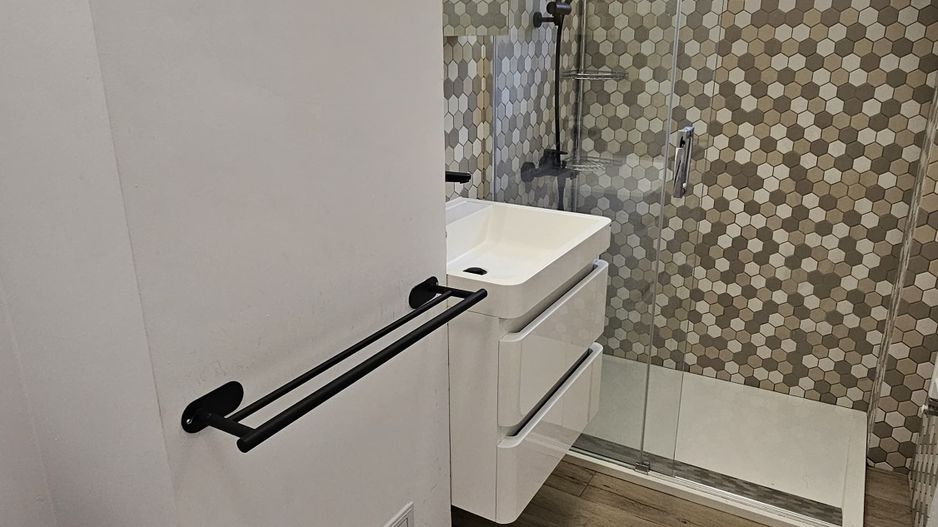 Etaj intermediar | 3 camere | 66 mp + balcon | Zona Spitalul Județean - Poză 5