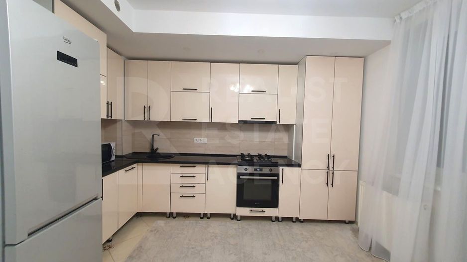 Chirie, apartament, 3 camere, str. Nicolae Testemitanu, Botanica - Poză 1