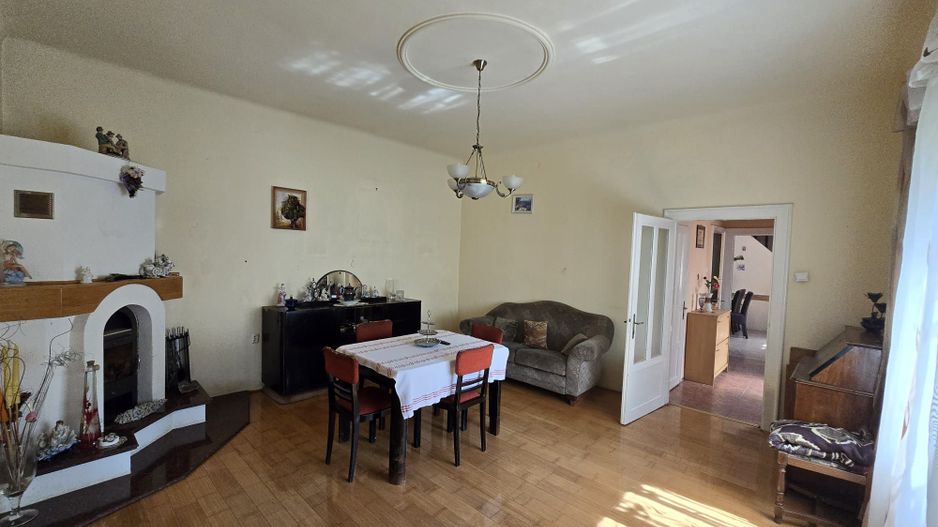 Casă cu grădină in zonă centrală - Poză 11