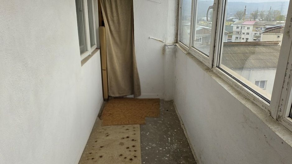 Apartament cu 3 camere, etaj 7, mobilat si utilat, VASLUI - zona GARA; - Poză 9