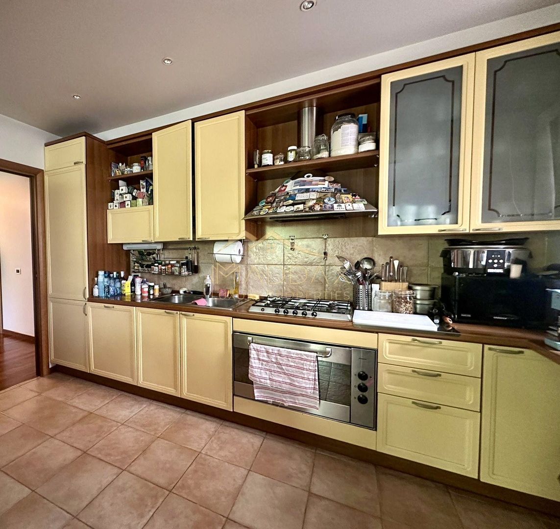 Apartament cu 4 camere *192mp* // Primaverii - Poză 6