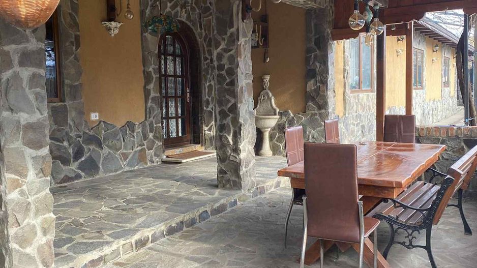 Casă de vânzare în comuna Costache Negri - Poză 5