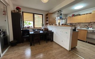Apartament spațios cu 3 camere, 2 băi și balcoane generoase - Poză 6