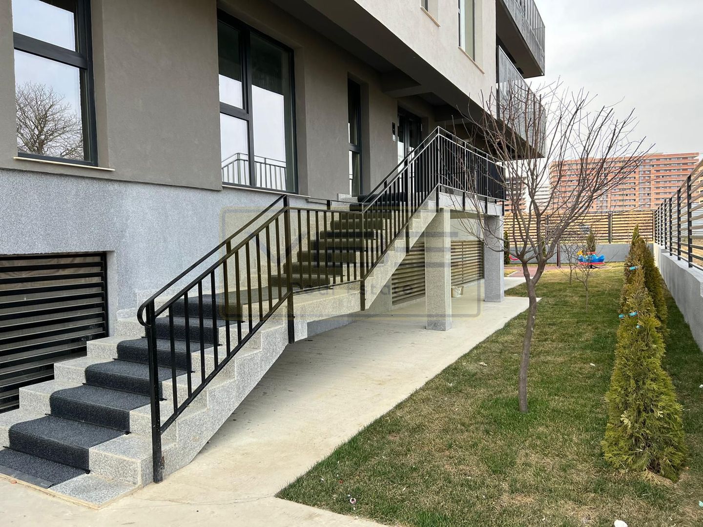 Apartament NOU 3 camere 2 bai, parcare privata zona  Copou - Poză 3