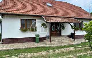 Casă de vânzare cu 4 camere si teren de 1000 mp in Salard, Bihor - Poză 1