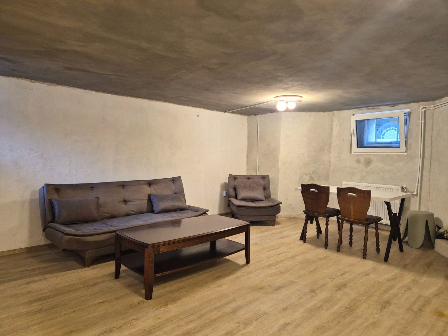 Piața de Miercuri, casă singură în curte, renovată 2025 - Poză 17