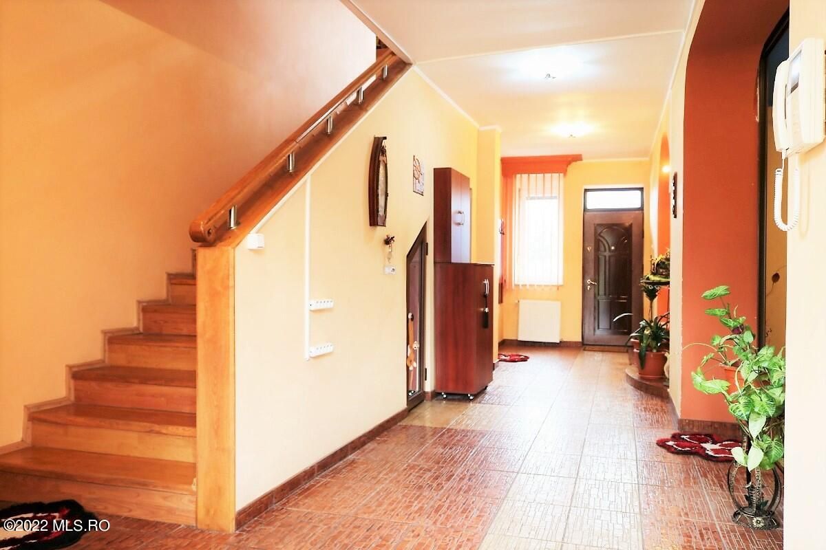 Ovidiu - Str. Nationala, Vila P+1E, teren 1094 mp, vedere la lac! - Poză 9