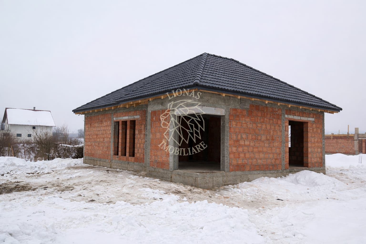 Casa Noua 4 camere semifinisata-teren 665 mp-parcare-Unirea - Poză 1