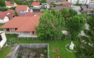 Casă de vânzare 260 mp utili + 1052 mp teren in centrul orasului Covasna - Poză 4