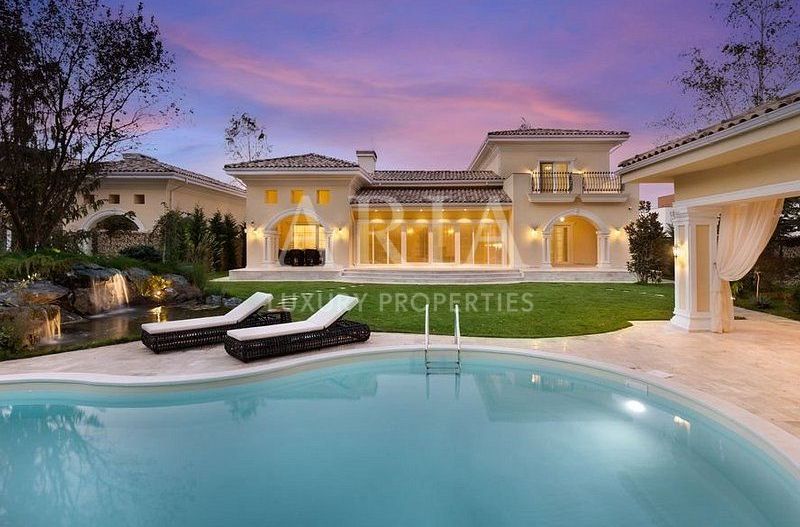 LUXURY MANSION NEAR THE FOREST - PIPERA TUNARI - Poză 1