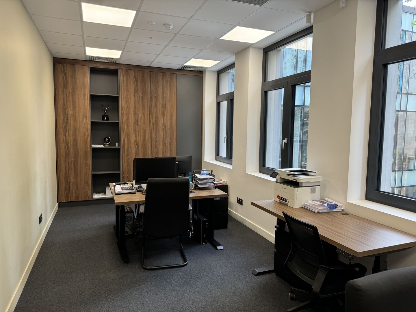 Imobil Premium de Închiriat: Eficiență și Tehnologie de Vârf - Poză 24