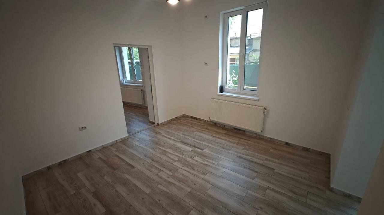 Casa de locuit sau Spatiu Comercial de Inchiriat Gara de Nord - Vulcanescu - Poză 1