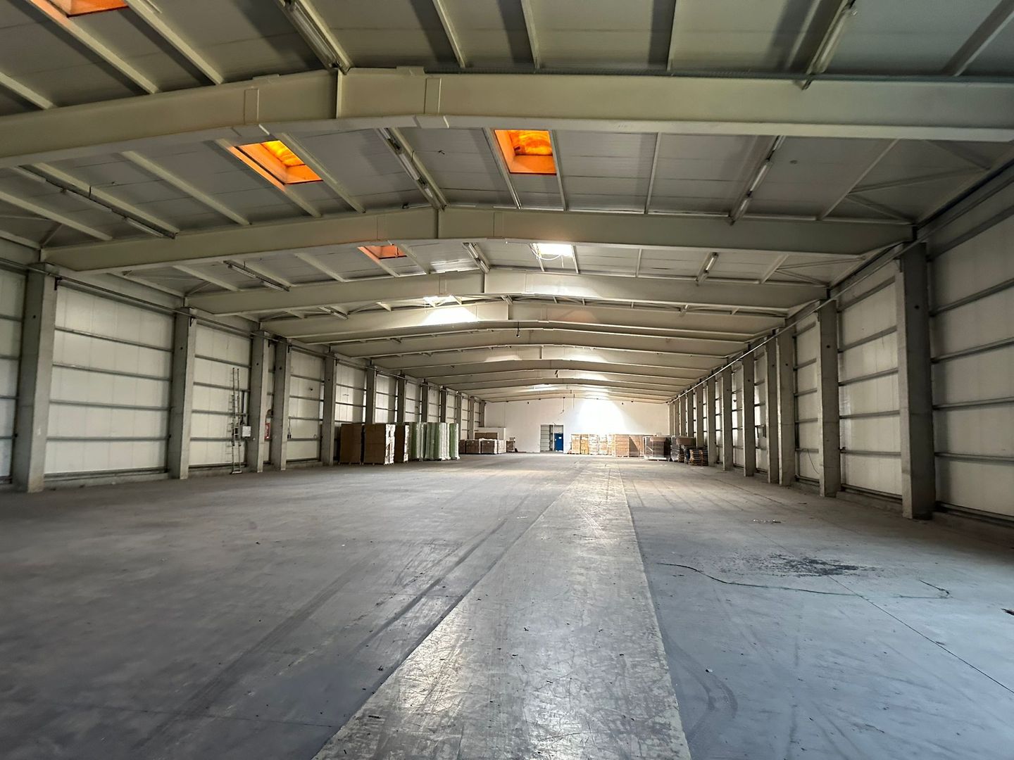 Spatiu depozitare - logistica 2.519 mp si birouri Chiajna A1 - Poză 1