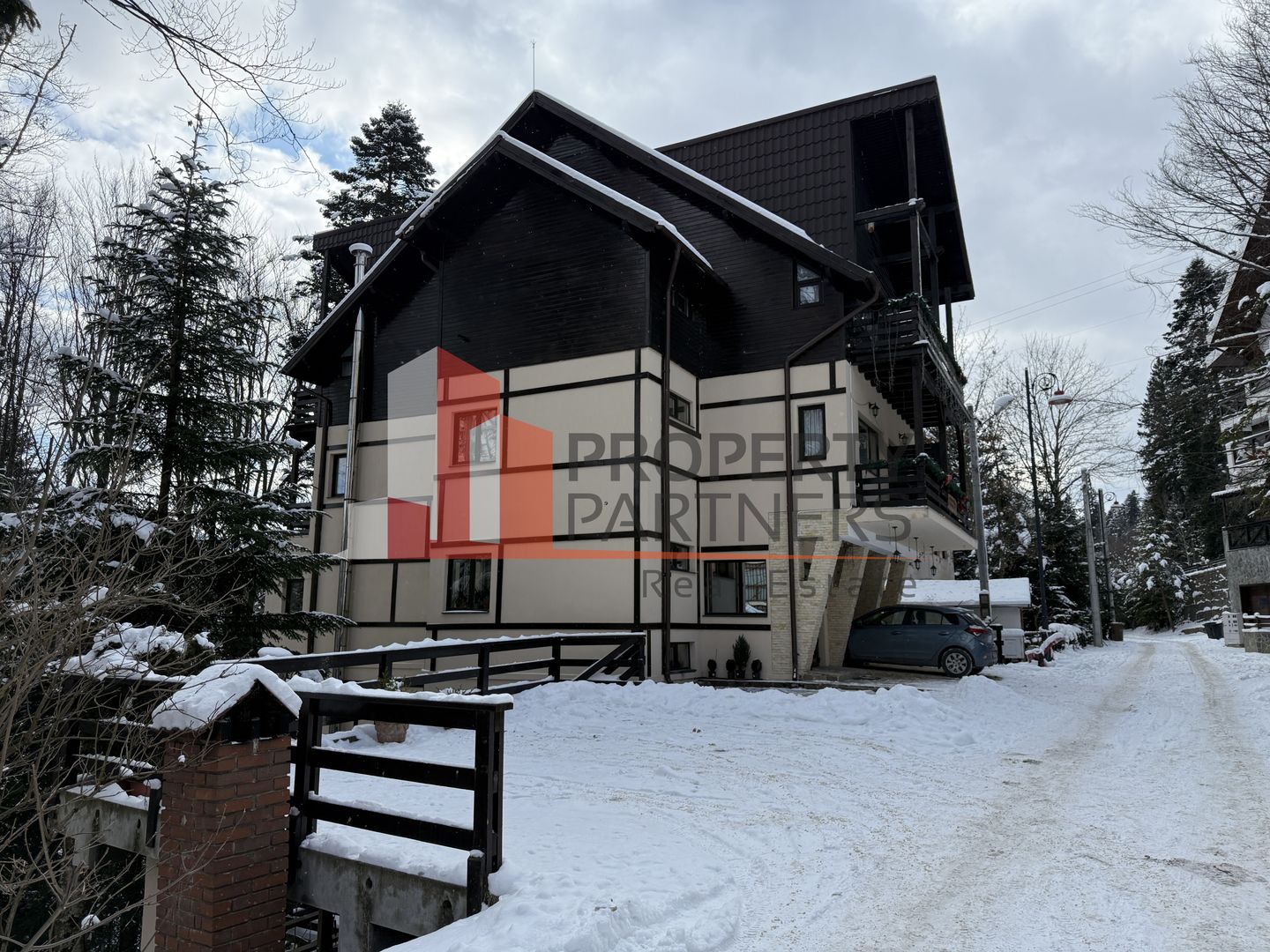 Pensiune Sinaia Langa Castelul Peles | Investitie sigura. - Poză 1