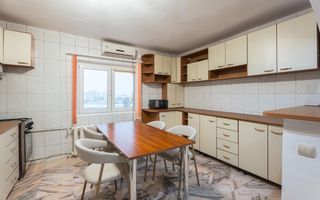 4 camere cu boiler, 13 Septembrie - Poză 2