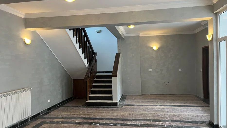 Domenii | 4 Camere +2 Camere | 2 Case | Vile | 240mp | Curte | Parcari - Poză 4