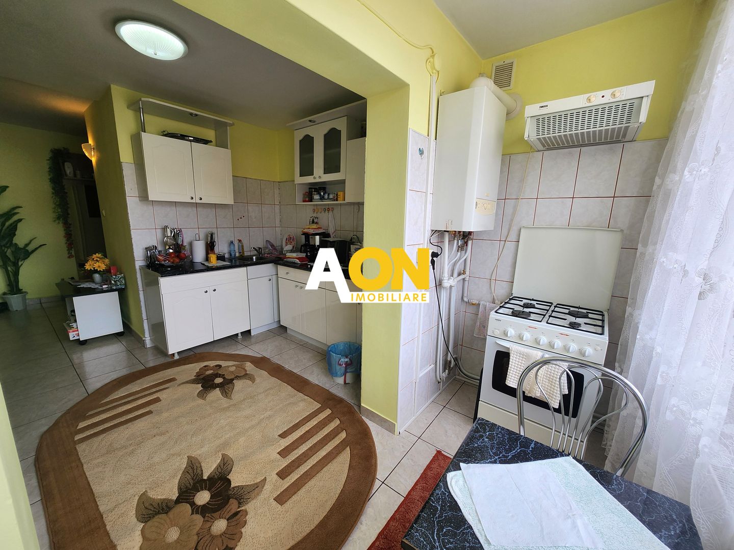 De vanzare apartament 3 camere, zona Cetate - Poză 6