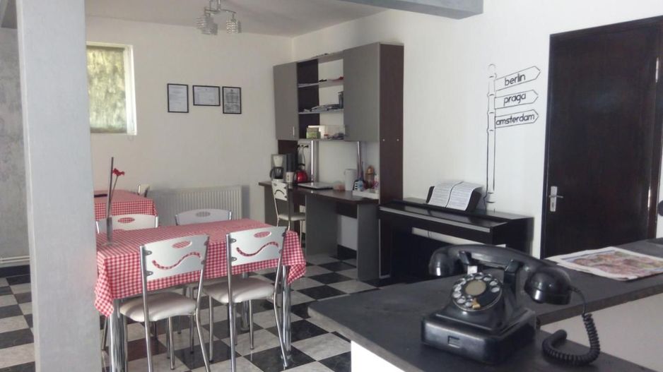 PENSIUNE 10 CAMERE DE ÎNCHIRIAT - BUCUREȘTI - Poză 8