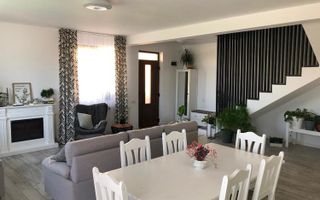 Duplex deosebit cu grădină, terasă amenajată și vedere spre natură. - Poză 3