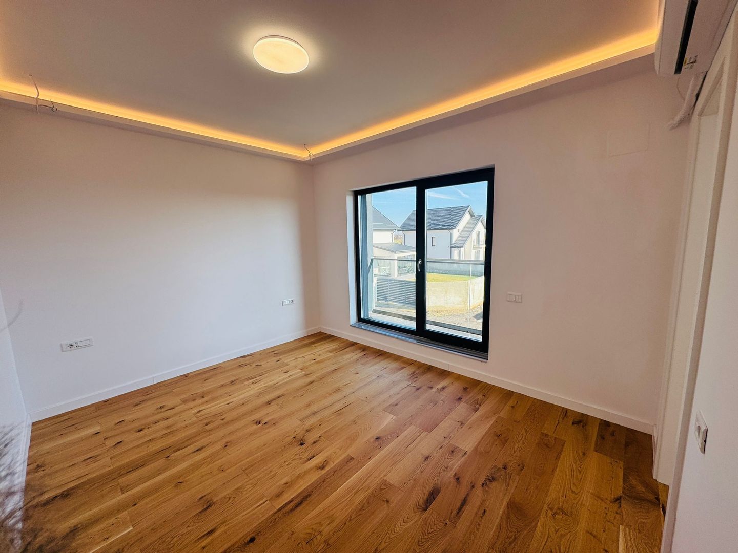 Popesti-Leordeni vila P+1+M 5 camere - Poză 13