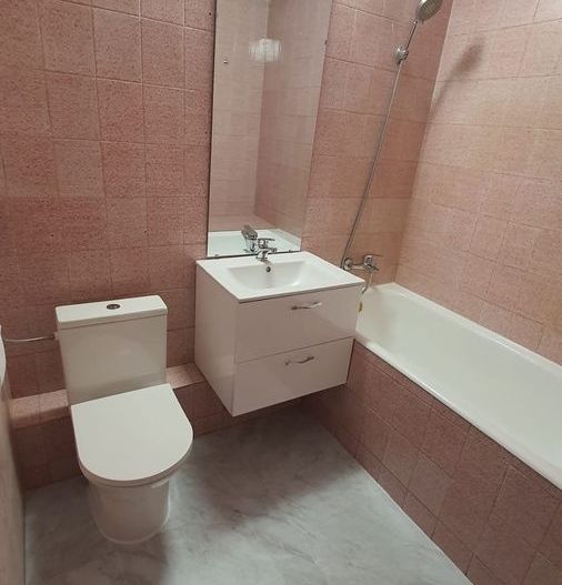 Închiriez apartament 3 camere, nemobilat, Piața Muncii, pentru locuit - Poză 7