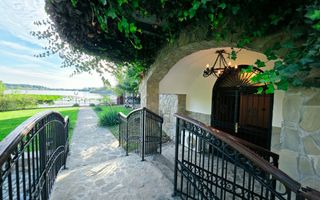 Vilă cu ponton privat la Lacul Snagov – casă de oaspeți, cramă, 1.768 mp - Poză 1