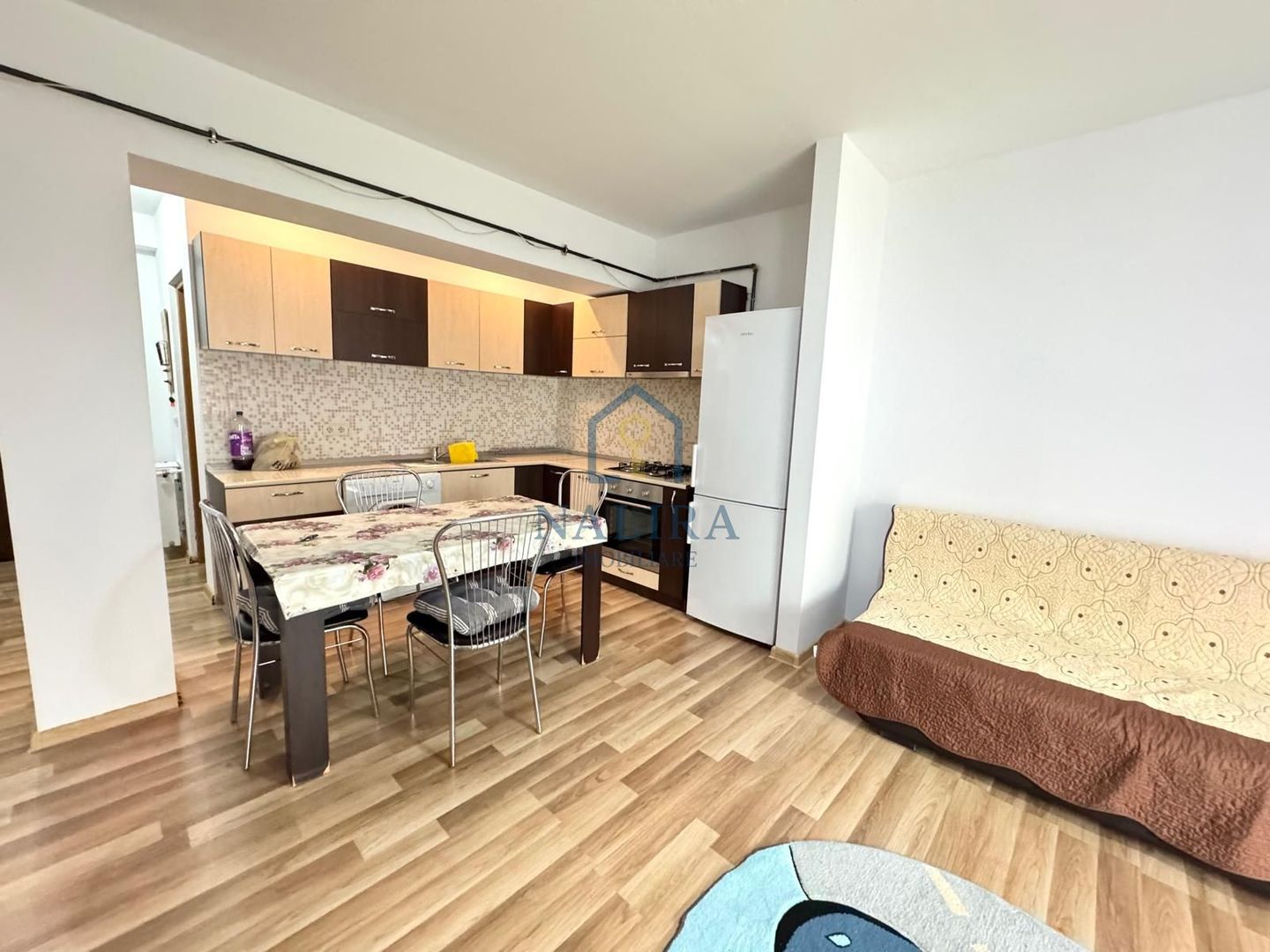 Chirie apartament  central -2 camere  Victoriei (zona Penny) bloc nou - Poză 3