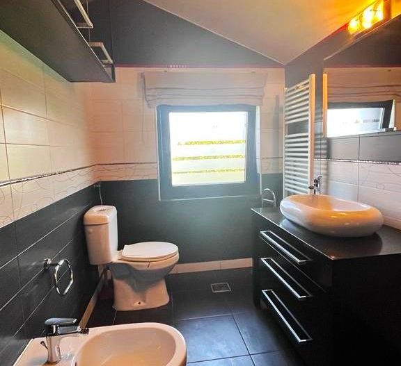 Apartament la casa, zona Tractorul - Coresi! De Inchiriat! - Poză 9