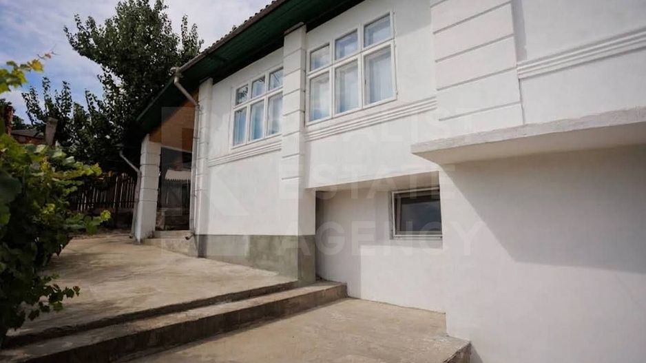 Vânzare, casă 96 mp + 7 aei, str. Ștefan cel Mare, Stășeni - Poză 1