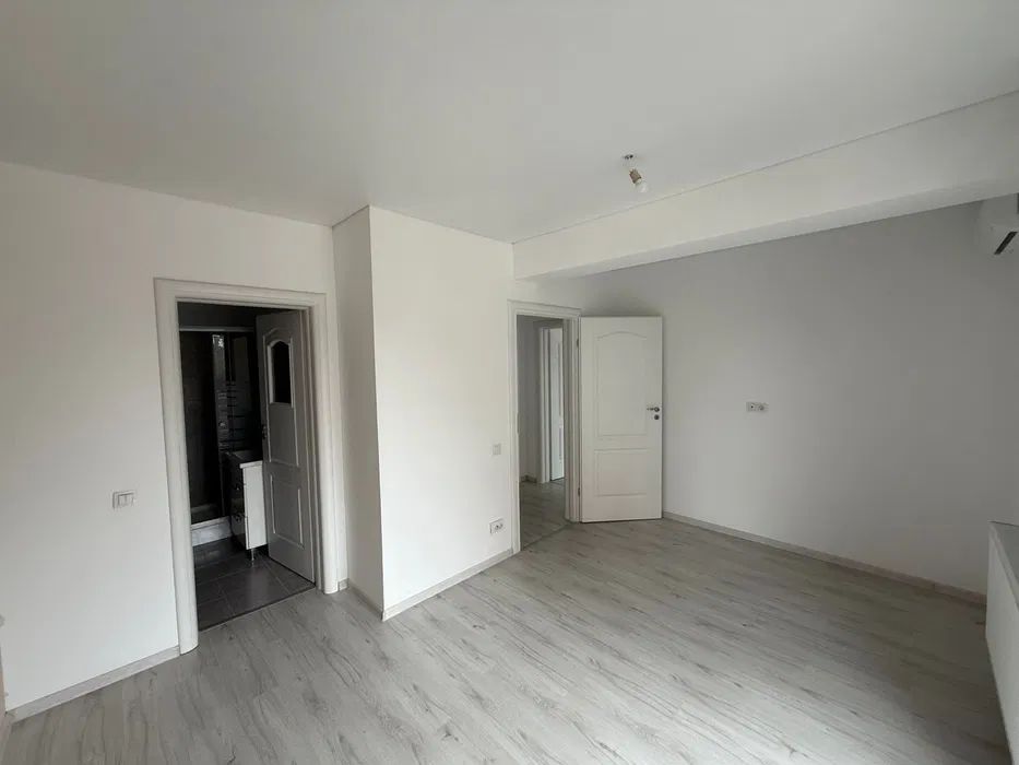Apartament 3 camere cu curte si 2 parcari subterane zona titan - Poză 8